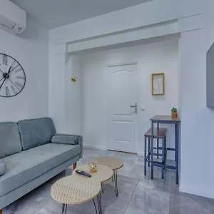 Appartement Moderne Et Equipe Porte De Paris, Ivry-sur-Seine